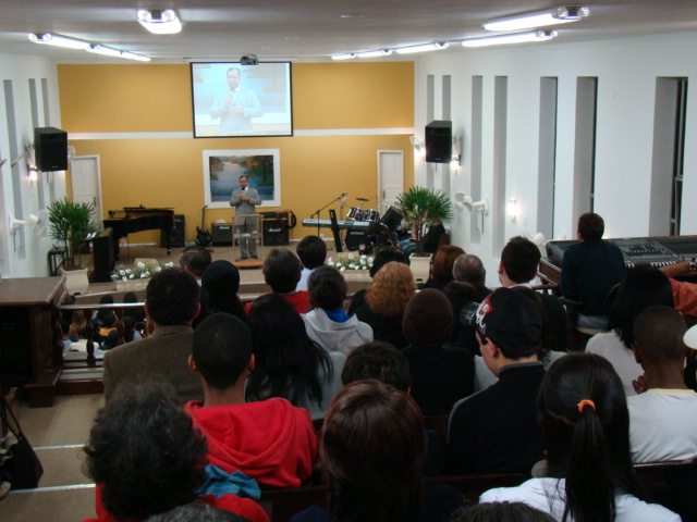 DSC00841.JPG - Pr. Josué ministrando