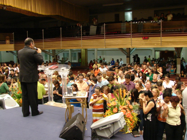 DSC02924.JPG - Pr. Josué ministrando