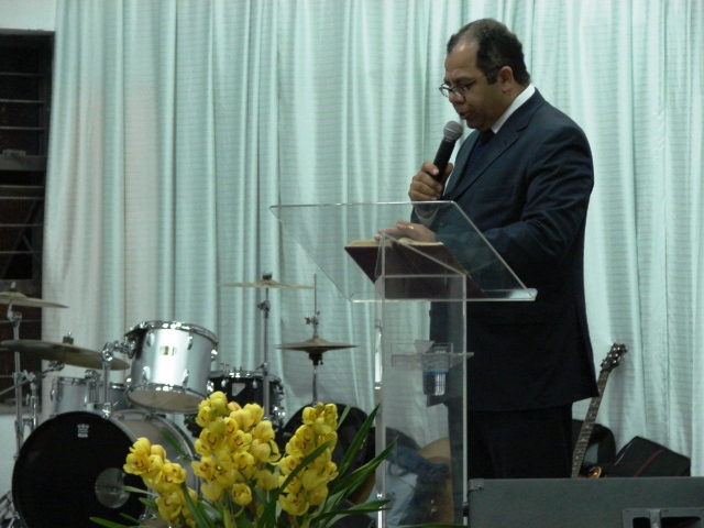 DSC06997.JPG - Pr. Josué ministrando