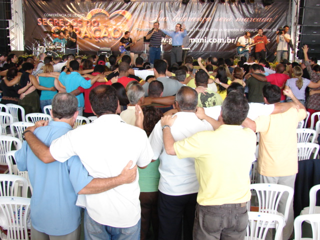 DSC02645.JPG - Pr. Josué e Pr. Silmar Coelho ministrando