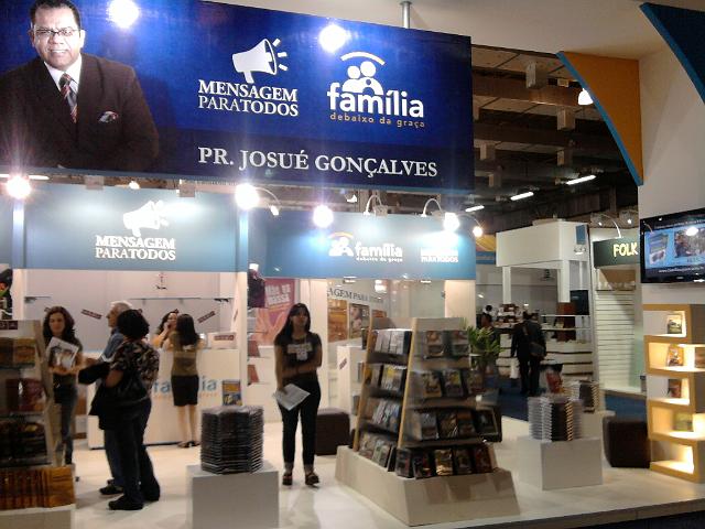 Foto0047.jpg - Estande da Editora Mensagem para Todos